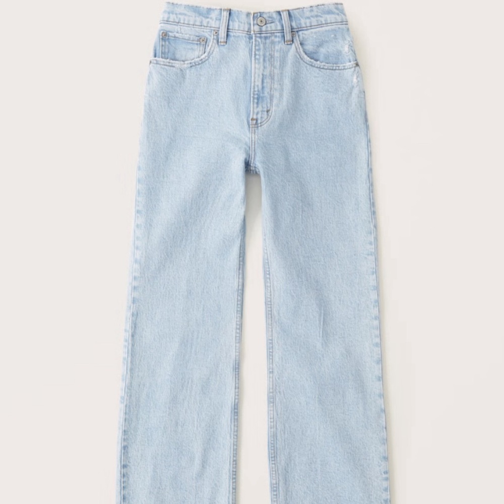 Abercrombie & Fitch 90s Relaxed High Rise Jeans in Light Wash